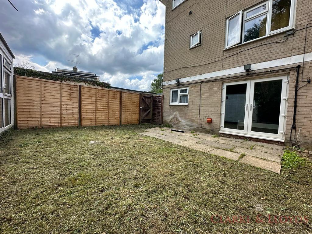 Spacious 1 Bed House in Hatfield