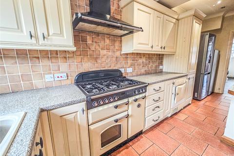 158 Stanley Avenue, Romford, RM2 5DA