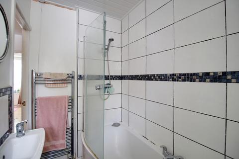 3 bedroom flat for sale, Mayward House, Peckham Road, London SE5