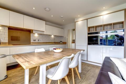 32 Canyon Meadow, Creswell, Worksop, S80 4UQ