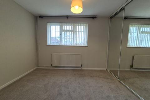 2 bedroom terraced house to rent, St. Martins Green, Trimley St. Martin IP11