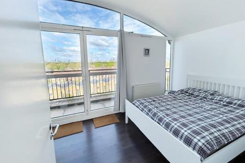 1 bedroom penthouse for sale, Rotherhithe Street, Rotherhithe