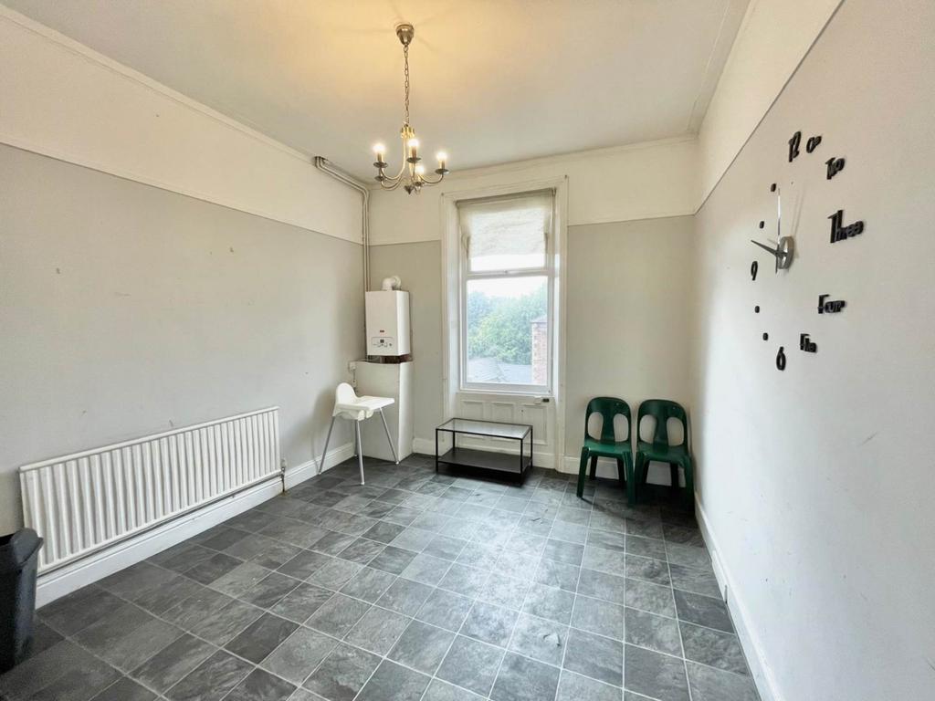 Coatsworth Road, Gateshead NE8 3 bed to rent £895 pcm (£