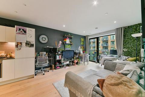 1 bedroom flat for sale, Banyan Court, Royal Wharf, E16