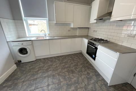 3 bedroom flat to rent, Lordship Lane, Wood Green
