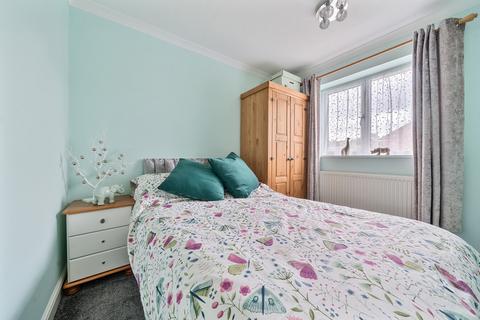 18 Burden Way, Guildford, GU2 9RD