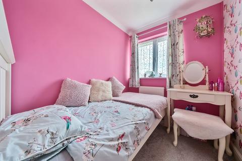 18 Burden Way, Guildford, GU2 9RD