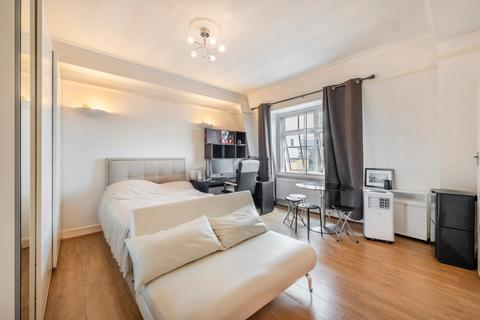 Studio for sale, Endsleigh Court, Upper Woburn Place, London