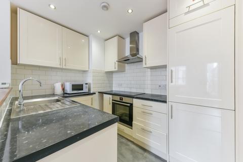 2 bedroom flat to rent, Pied Bull Court, Galen Place, London