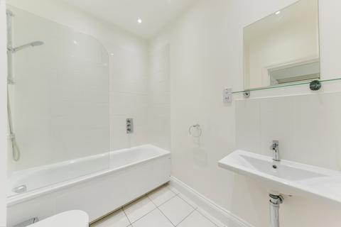 2 bedroom flat to rent, Pied Bull Court, Galen Place, London