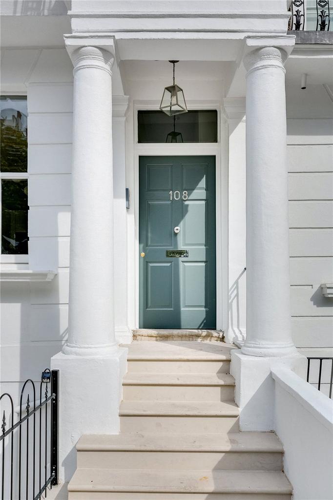 Front Door/Entrance