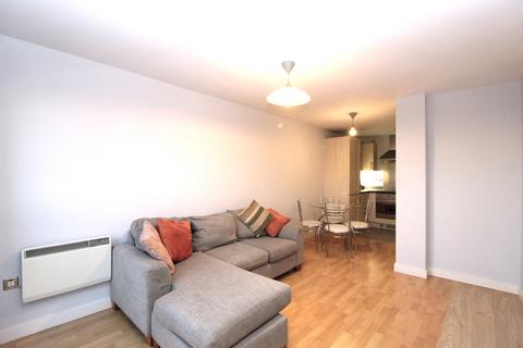 2 bedroom flat to rent, 57 Queens Dock Avenue, Hull HU1