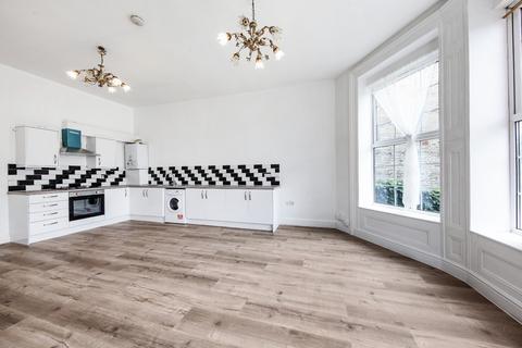 3 bedroom apartment to rent, Eltham Road, London, Greater London, SE12 8UE