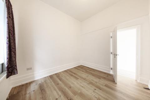 3 bedroom apartment to rent, Eltham Road, London, Greater London, SE12 8UE