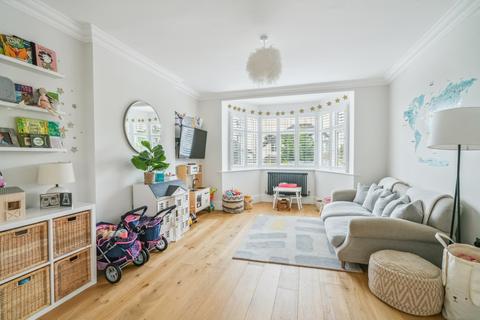 62 Shepherds Way, Rickmansworth, WD3 7NL