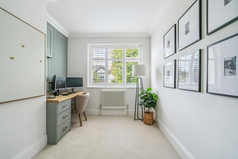 62 Shepherds Way, Rickmansworth, WD3 7NL