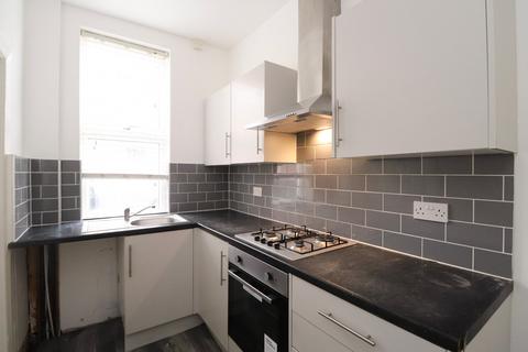 2 bedroom end of terrace house to rent, Claremont Place, Leeds, West Yorkshire, LS12