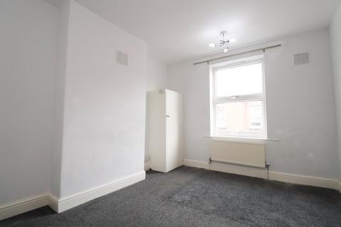 2 bedroom end of terrace house to rent, Claremont Place, Leeds, West Yorkshire, LS12