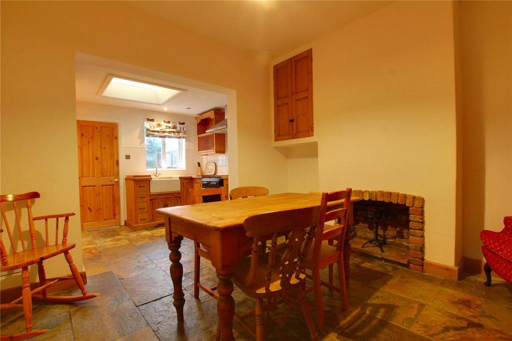 Queensgate, Beverley, East Riding of... 2 bed terraced house £695 pcm