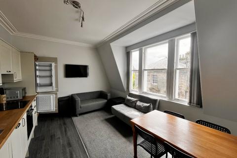 2 bedroom flat to rent, Bell Street, St Andrews KY16