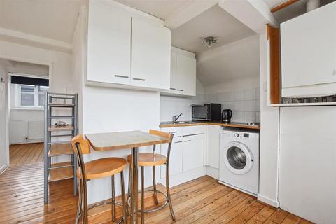 1 bedroom apartment to rent, Woodchurch Road, West Hampstead, West Hampstead