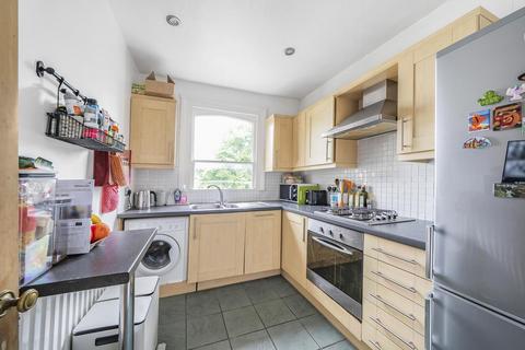 2 bedroom flat for sale, Abbey Road, South Hampstead