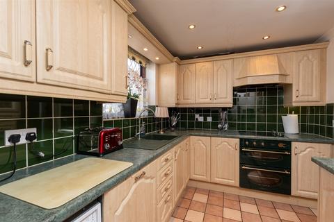 4 bedroom semi-detached house for sale, Mitchell Close, Dartford, Kent