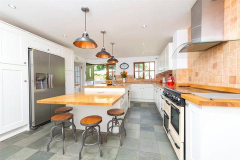 5 bedroom detached house to rent, Part Lane, Reading RG7