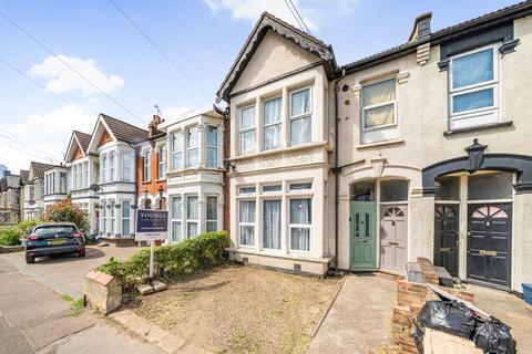 1 bedroom flat for sale, Bournemouth Park Road, Southend-On-Sea, SS2