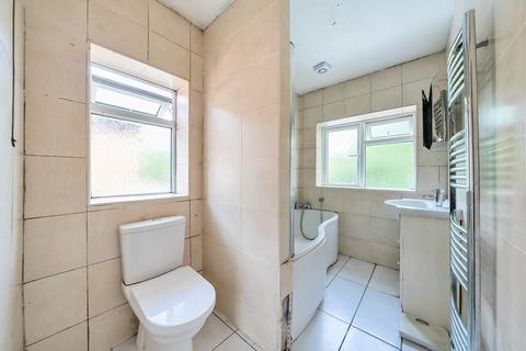 3 bedroom semi-detached house for sale, 60 Oxford Drive, Ruislip, Middlesex, HA4 9EZ