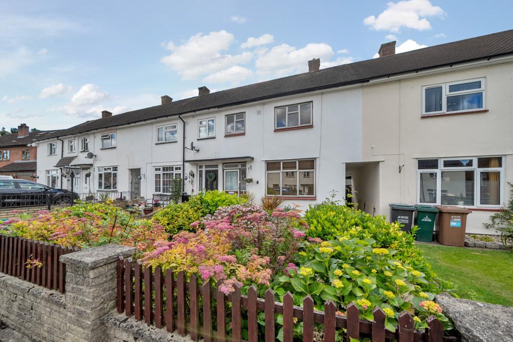Harewood Road, Watford, Hertfordshire 2 bed terraced house for sale £
