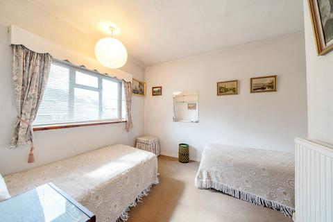 18 Harewood Road, Watford, WD19 7BY