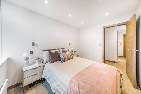 2 bedroom flat for sale, Phoenix House, West Byfleet KT14