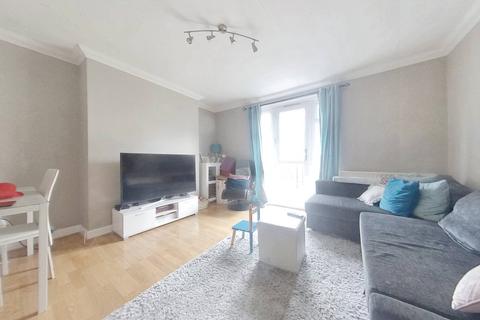 2 bedroom apartment to rent, Vermont Road, London SW18