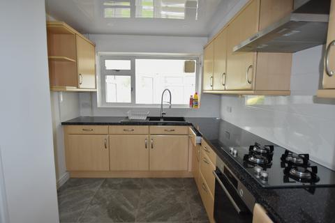 3 bedroom semi-detached house to rent, Rockingham Road, Stamford, PE9