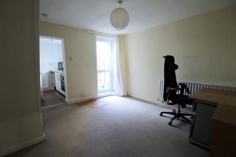 2 bedroom end of terrace house for sale, Badshot Lea Road, Farnham GU9