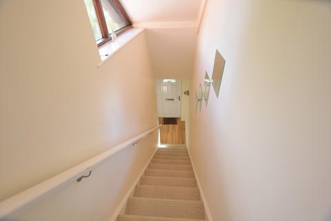 1 bedroom flat to rent, Eastlands, New Milton, Hampshire. BH25 5PJ