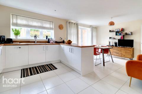 5 bedroom detached house for sale, Lacewing Drive, Bedford