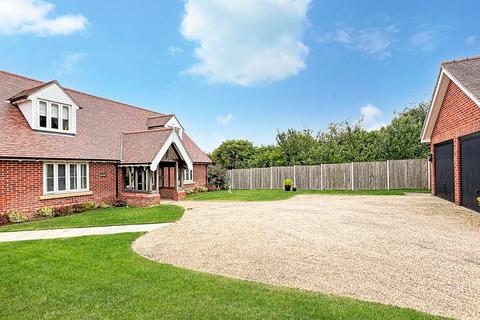 4 bedroom detached house for sale, Walton Road, Kirby-le-Soken, Frinton-on-Sea, CO13