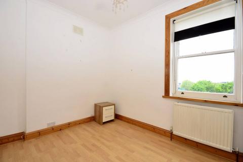 2 bedroom flat to rent, Frognal, Hampstead, London, NW3