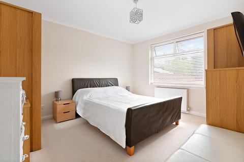 11 Warenne Road, Fetcham, Leatherhead, KT22 9TX