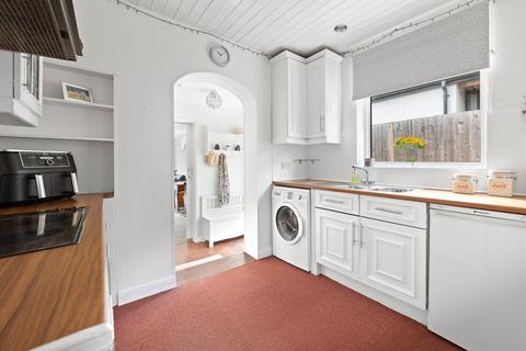 11 Warenne Road, Fetcham, Leatherhead, KT22 9TX
