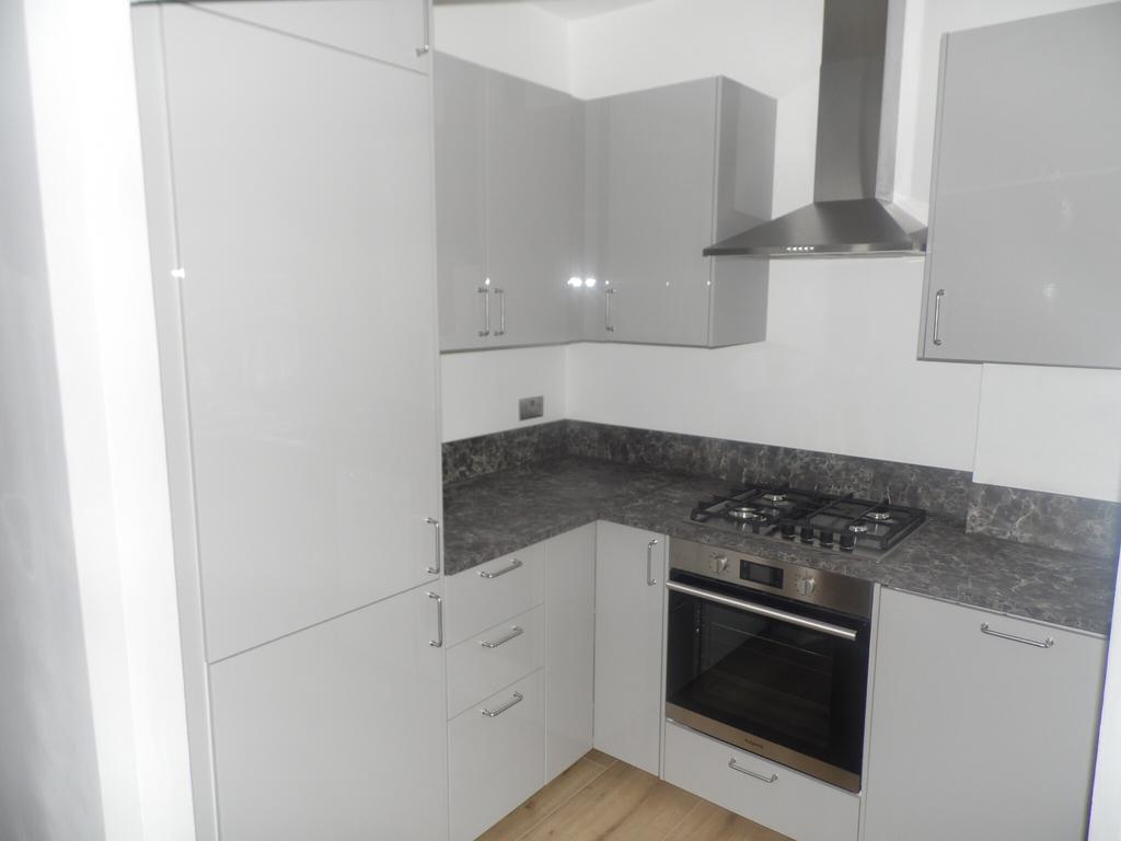Apartment in Bromley - View 2