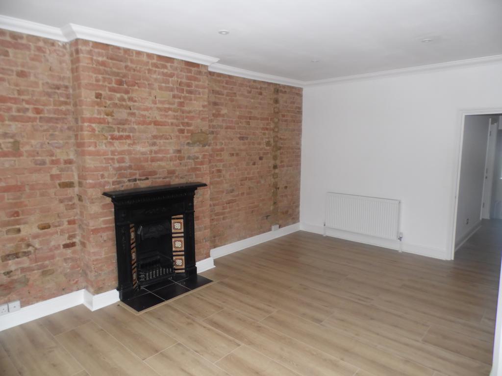 Apartment in Bromley - View 3