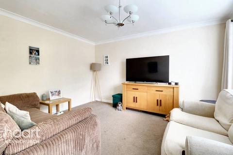 12 Ashby Close, Hornchurch, RM11 3QR