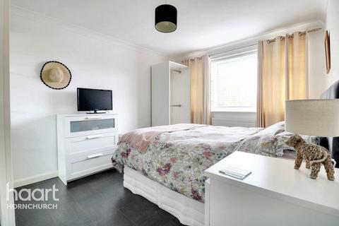 12 Ashby Close, Hornchurch, RM11 3QR
