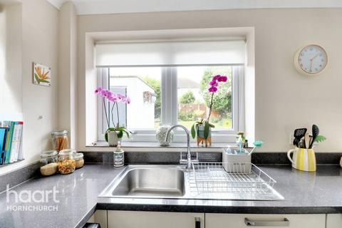 12 Ashby Close, Hornchurch, RM11 3QR