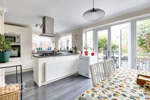 12 Ashby Close, Hornchurch, RM11 3QR