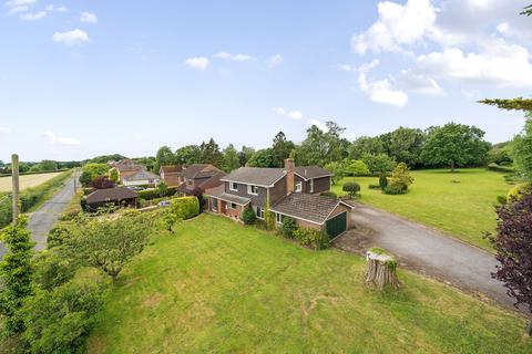 5 bedroom detached house for sale, Winters Road, Shirrell Heath, Southampton, Hampshire, SO32