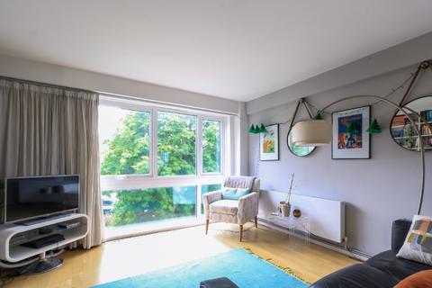 2 bedroom apartment to rent, Peascroft House, Willesden Lane, Willesden